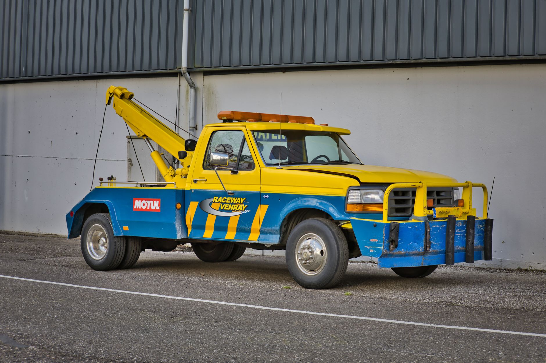 Remorquage voiture équipe à Hyères